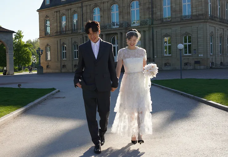 Jeong Min and Jeeyoung